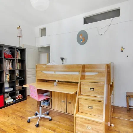 Sainte-Catherine Duplex Parking Apartment